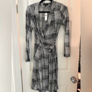 Banana Republic Monochrome Long Sleeve Dress